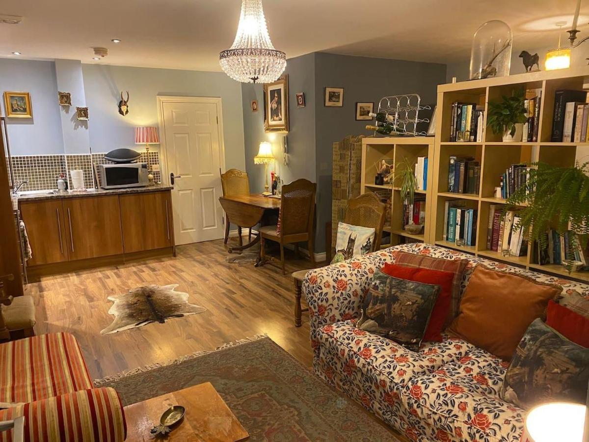 Quirky Town Centre Apartment With River Terrace Macclesfield Buitenkant foto