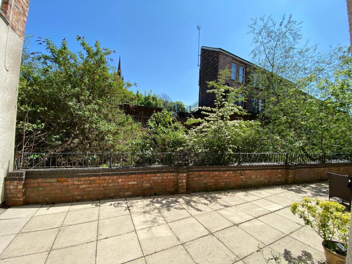 Quirky Town Centre Apartment With River Terrace Macclesfield Buitenkant foto