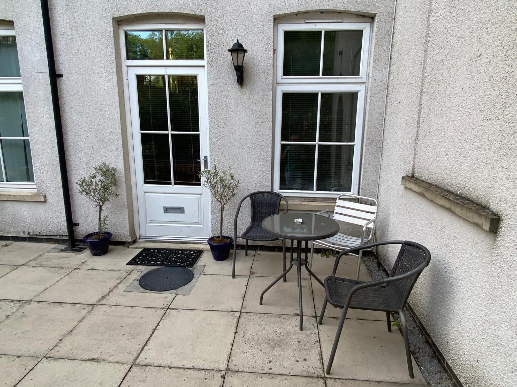 Quirky Town Centre Apartment With River Terrace Macclesfield Buitenkant foto